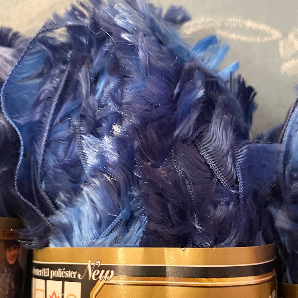 Bernat Boa Yarn in Blue. NWT - Picture 7 of 7